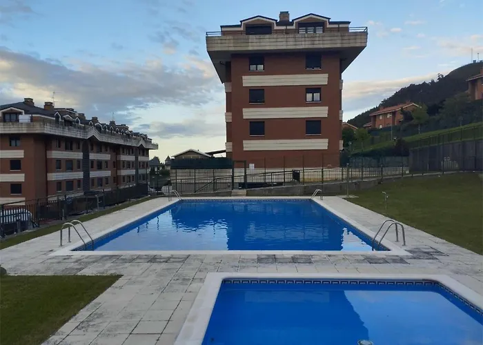 Velamayor Garaje Y Piscinas * Castro Urdiales